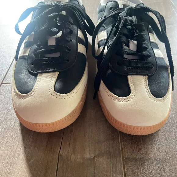 Adidas Samba OG Shoes in Core Black / Wonder White / Silver - Picture 13 of 16